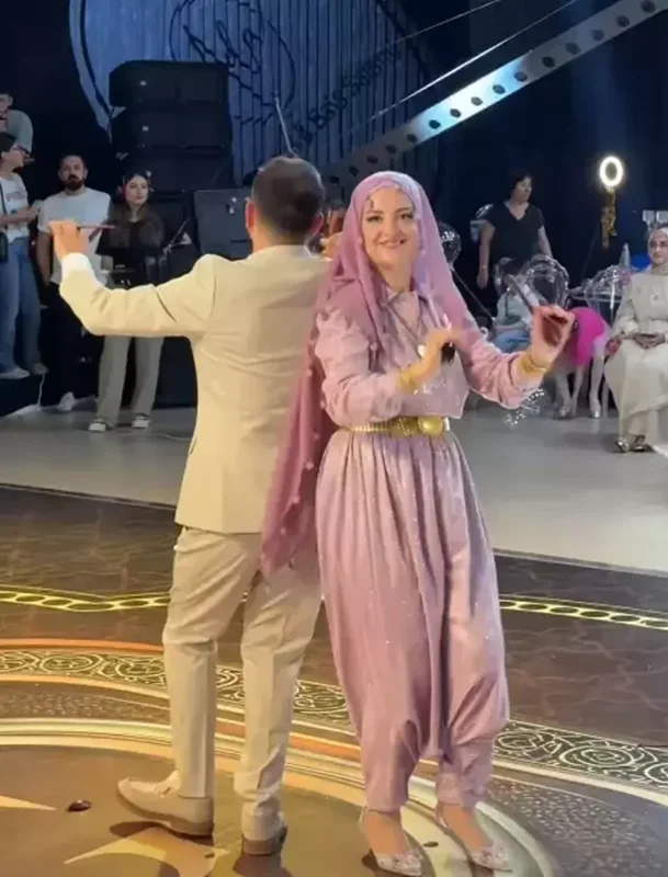 Kadir Ezildi ve Gamze Türkmen’in düğününe günler kaldı! galerisi resim 2