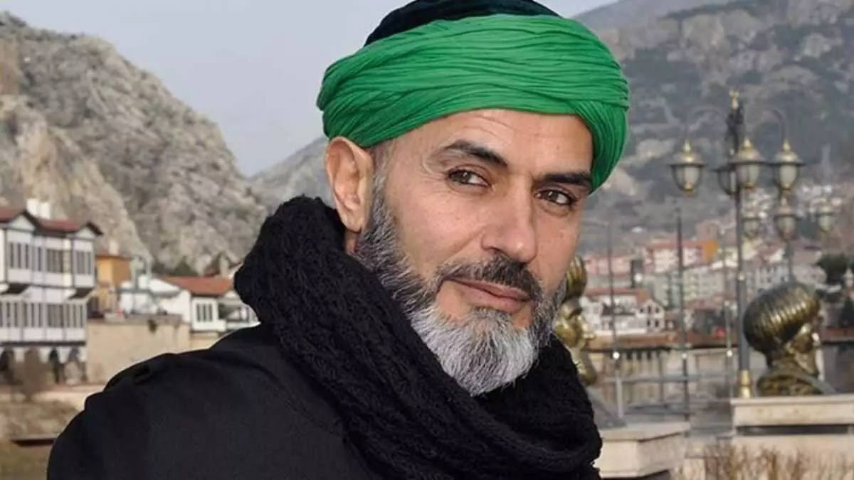 Namaz Kıllmasıını Gizleyenn Ünlüler galerisi resim 6