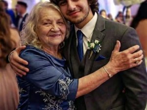 18 yaşındayım ve bir erkeğim.