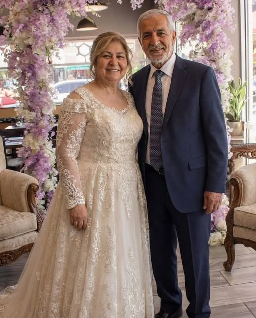 Çocukluk aşkımla 71 yaşında, her iki eşimizin de ölümünden sonra evlendi