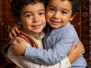 Anne, o da benimle birlikte senin karnındaydı,