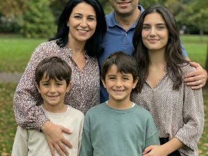 26 yaşında genç bir kadınım.