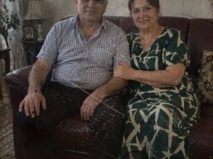 Babam, tam 43 yıl boyunca annemin bütün maaşını aldı