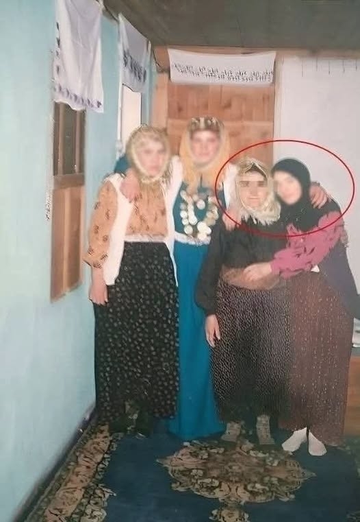 Annem küçük yaşta evlenmiş galerisi resim 2