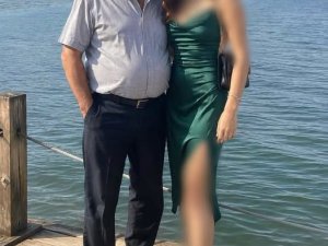 ŞİRKET MÜDÜRÜ BENİ HERKESİN ÖNÜNDE KOVDU.