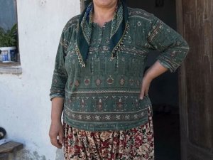 55 YAŞINDA DULUM, KÖYDE YALNIZ YAŞIYORUM.