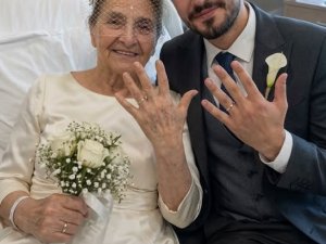 ÖLÜM DÖŞEĞİNDEKİ 70 YAŞINDAKİ BİR KADININ SON DİLEĞİNİ