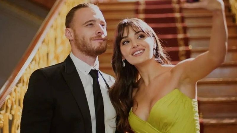 Hande Erçel ile Kerem Bürsin hayranlarını heyecanlandıran görüntü! galerisi resim 3
