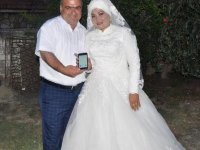 Evliliğin Böylesi görülmedi! Ellerindeki bu telefon olmasa…